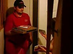 この若い勤勉なコーチは、従業員の屈辱について冗談を言うように彼に教えました 女の子 の ため の エッチ 無料 動画