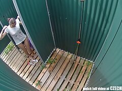 魅惑的なブルネットは多額のボーナスにジャンプしている 女の子 の 為 の エッチ