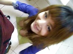 柔軟な鶏が剃られた小さな叔母を取得します 女の子 向け エッチ
